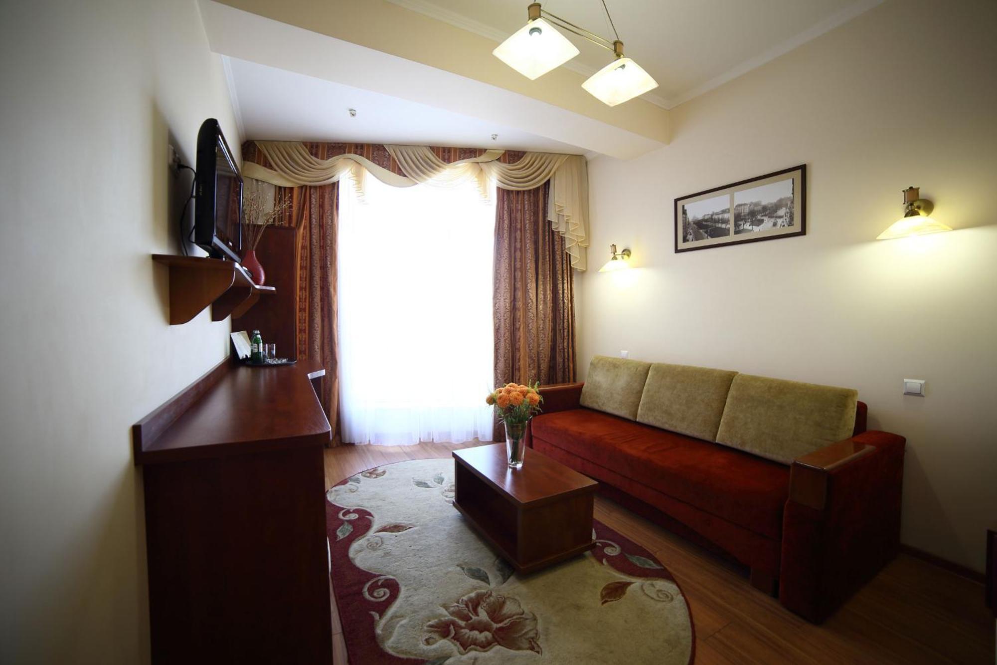 Hotel Соняхи Zimna Voda Zewnętrze zdjęcie